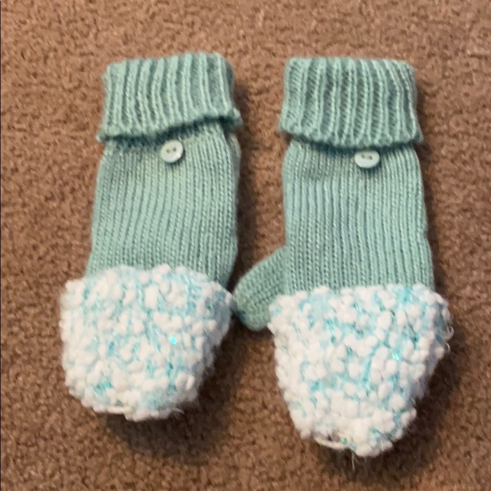 Gloves - Picture 3 of 3